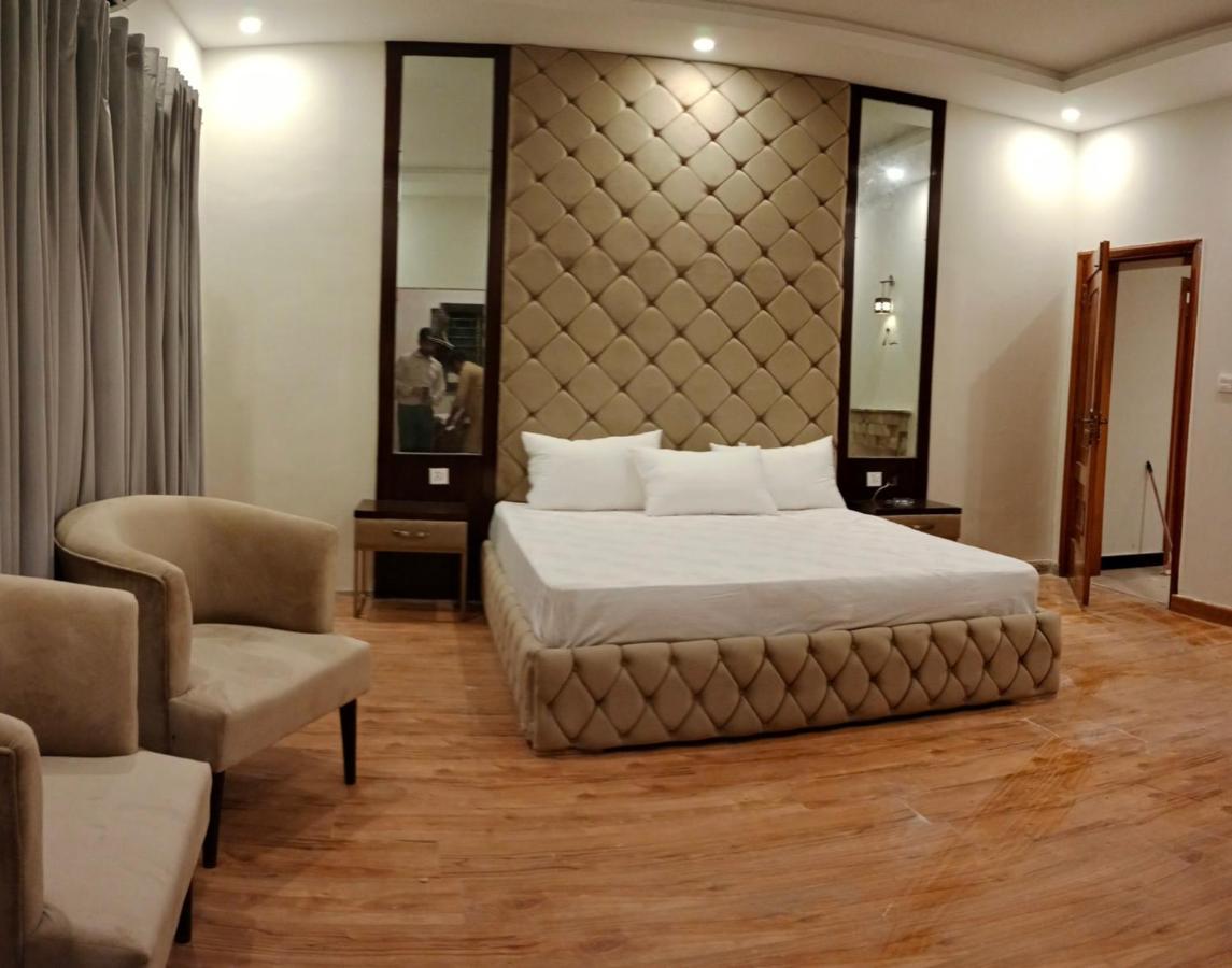 איסלמאבד Hayat Grand Guest House מראה חיצוני תמונה