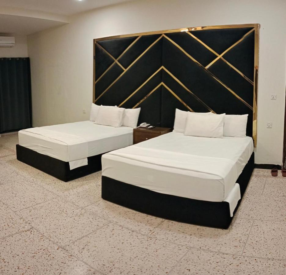 איסלמאבד Hayat Grand Guest House מראה חיצוני תמונה