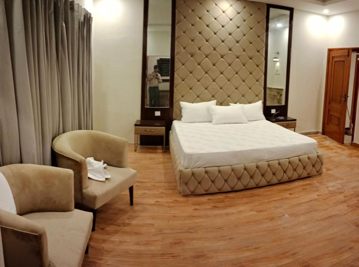 איסלמאבד Hayat Grand Guest House מראה חיצוני תמונה