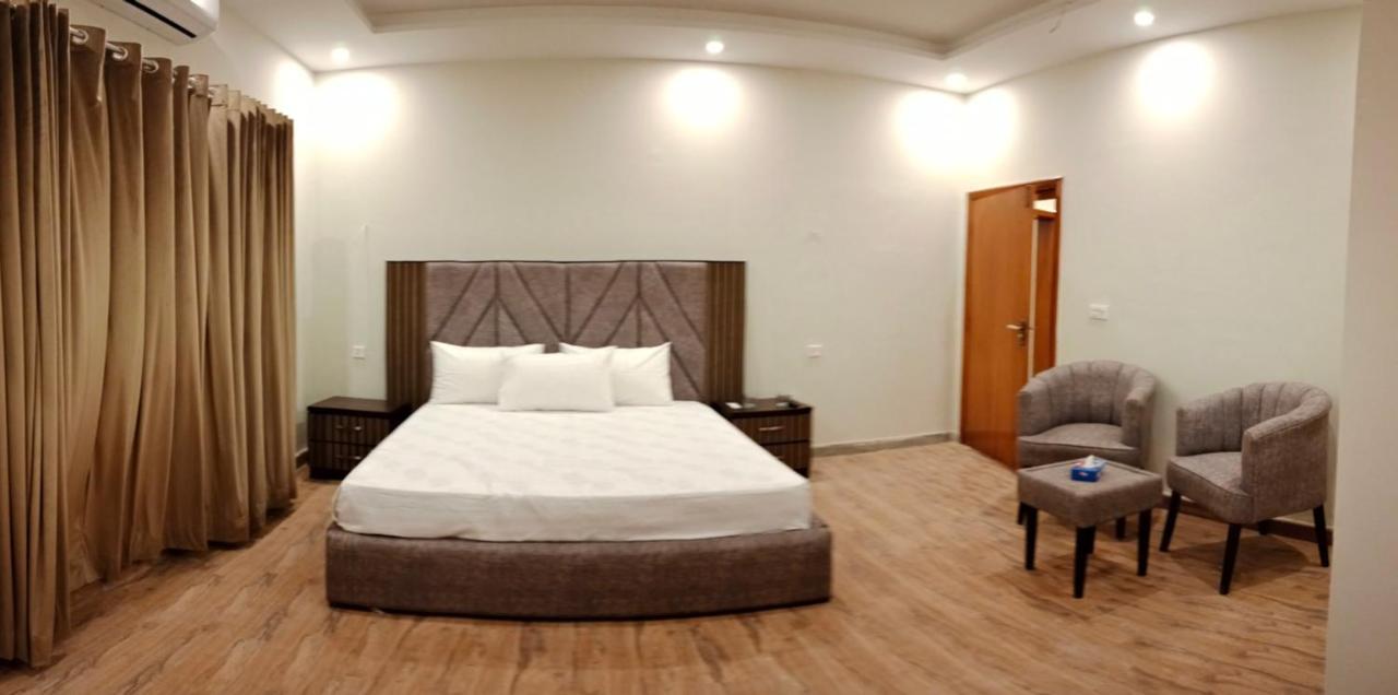 איסלמאבד Hayat Grand Guest House מראה חיצוני תמונה