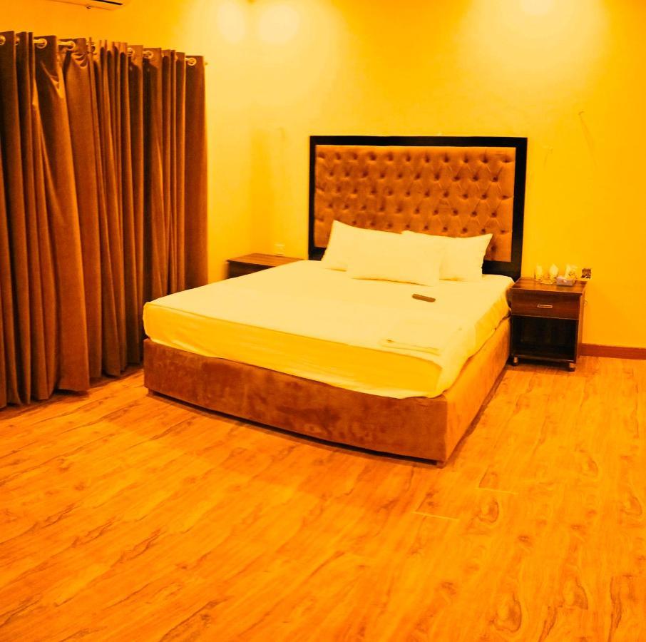 איסלמאבד Hayat Grand Guest House מראה חיצוני תמונה