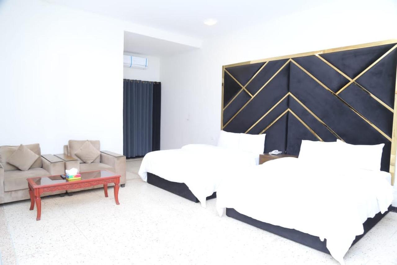איסלמאבד Hayat Grand Guest House מראה חיצוני תמונה