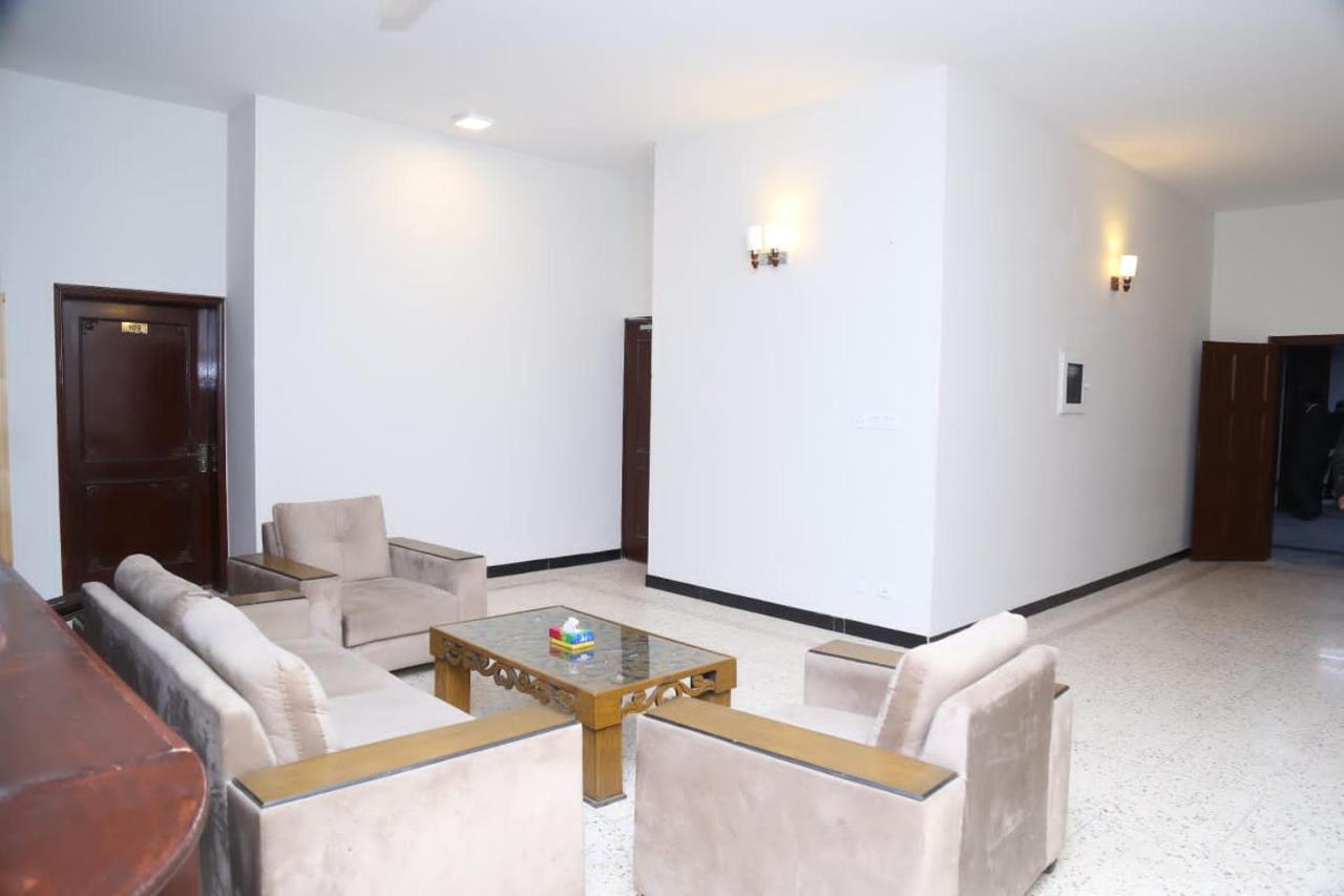 איסלמאבד Hayat Grand Guest House מראה חיצוני תמונה