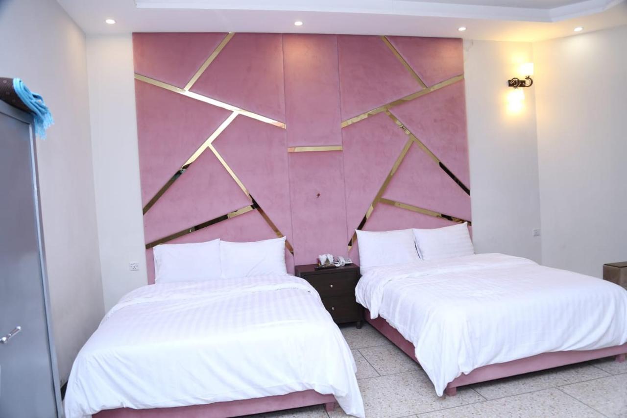 איסלמאבד Hayat Grand Guest House מראה חיצוני תמונה