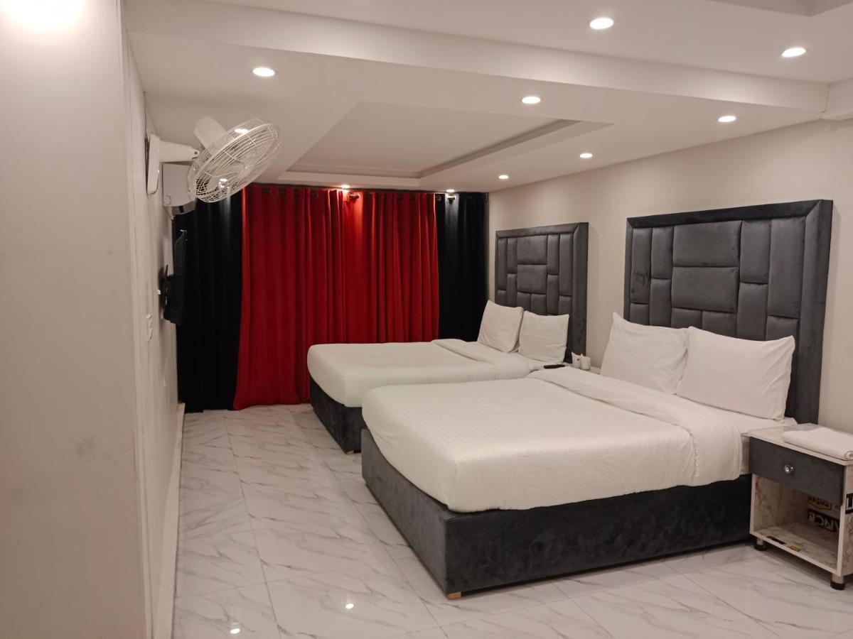 איסלמאבד Hayat Grand Guest House מראה חיצוני תמונה