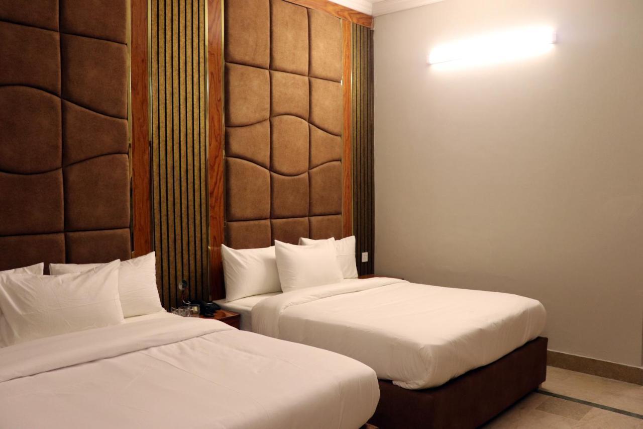 איסלמאבד Hayat Grand Guest House מראה חיצוני תמונה