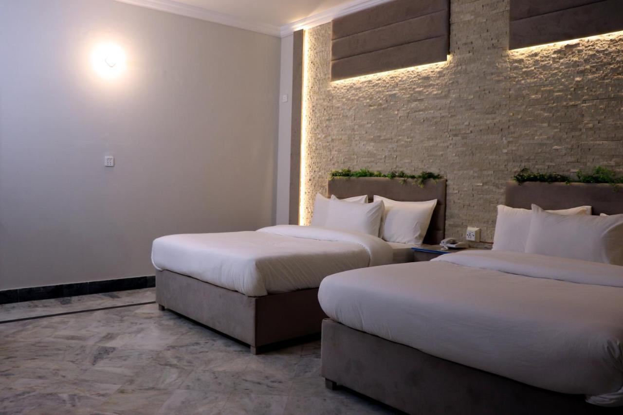 איסלמאבד Hayat Grand Guest House מראה חיצוני תמונה