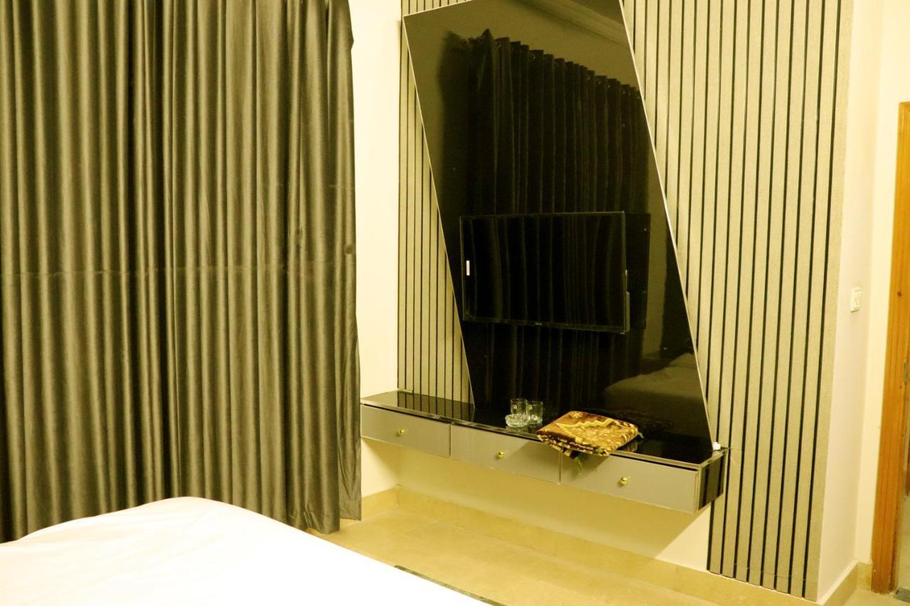 איסלמאבד Hayat Grand Guest House מראה חיצוני תמונה
